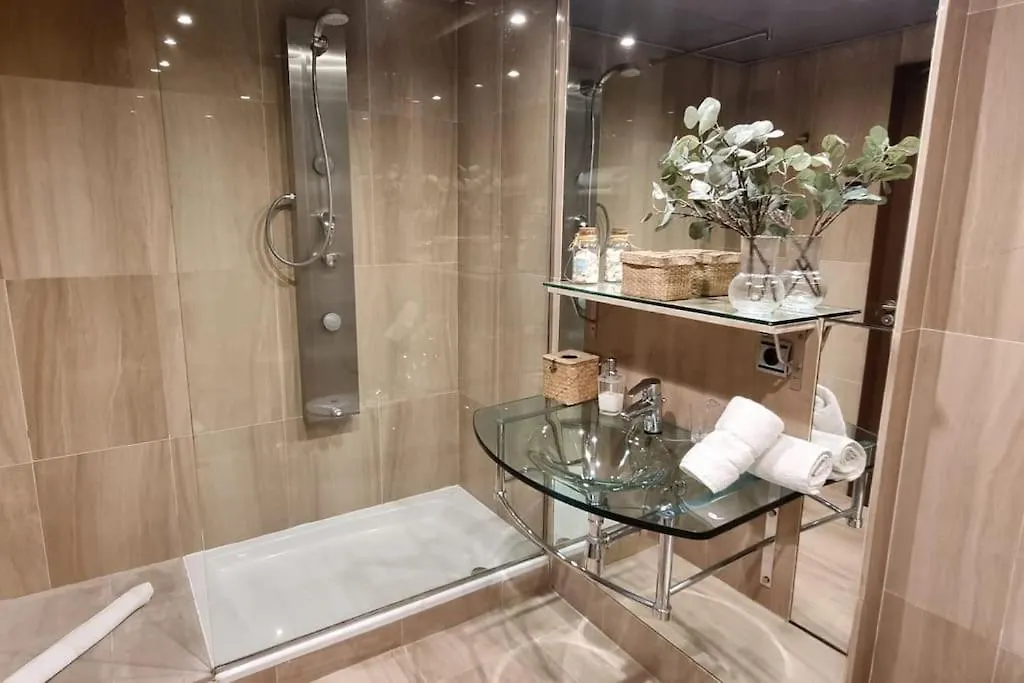 Apartamento Lujo En Primera Linea De Playa En Bahia De La Plata, Estepona Apartman