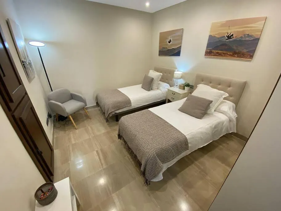 Apartamento Lujo En Primera Linea De Playa En Bahia De La Plata, Estepona
