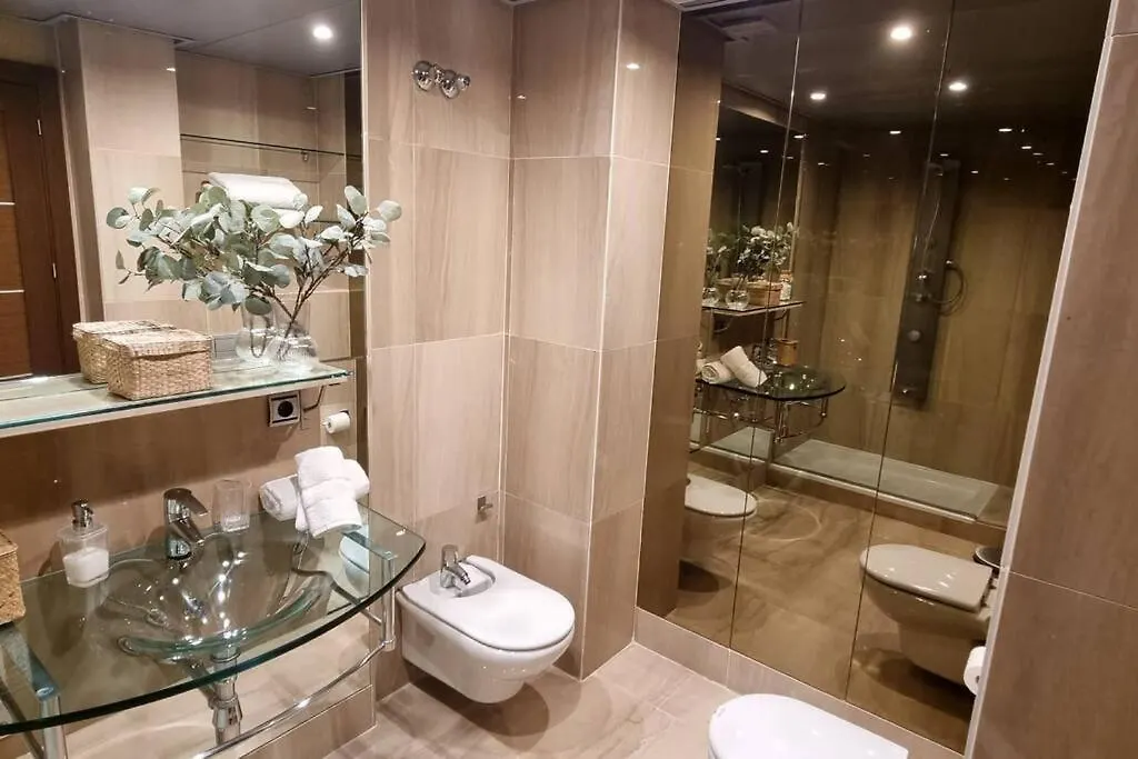 Apartamento Lujo En Primera Linea De Playa En Bahia De La Plata, Estepona